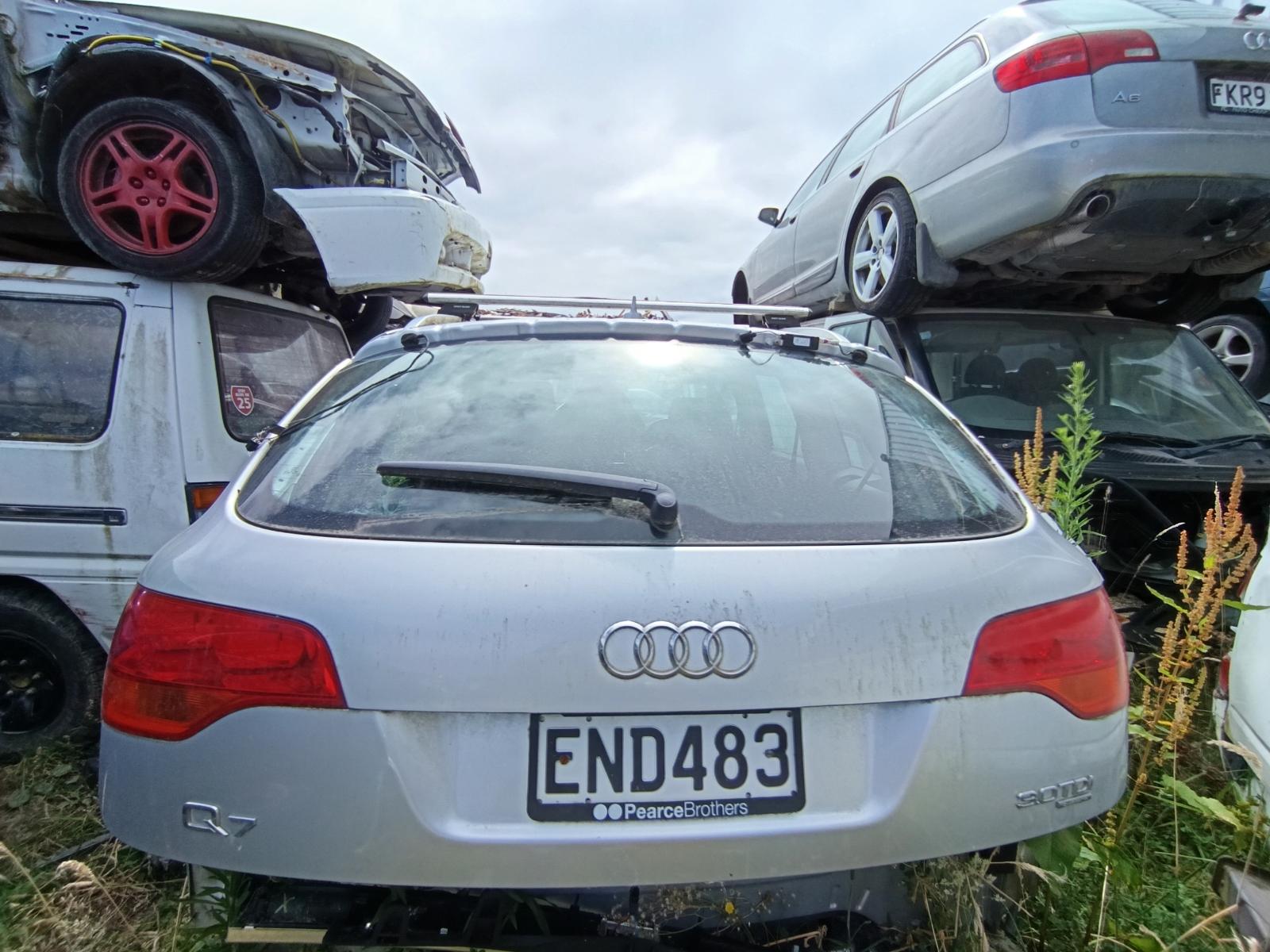 View AUDI Q7 2008 5_DOOR Station Wagon Breaking