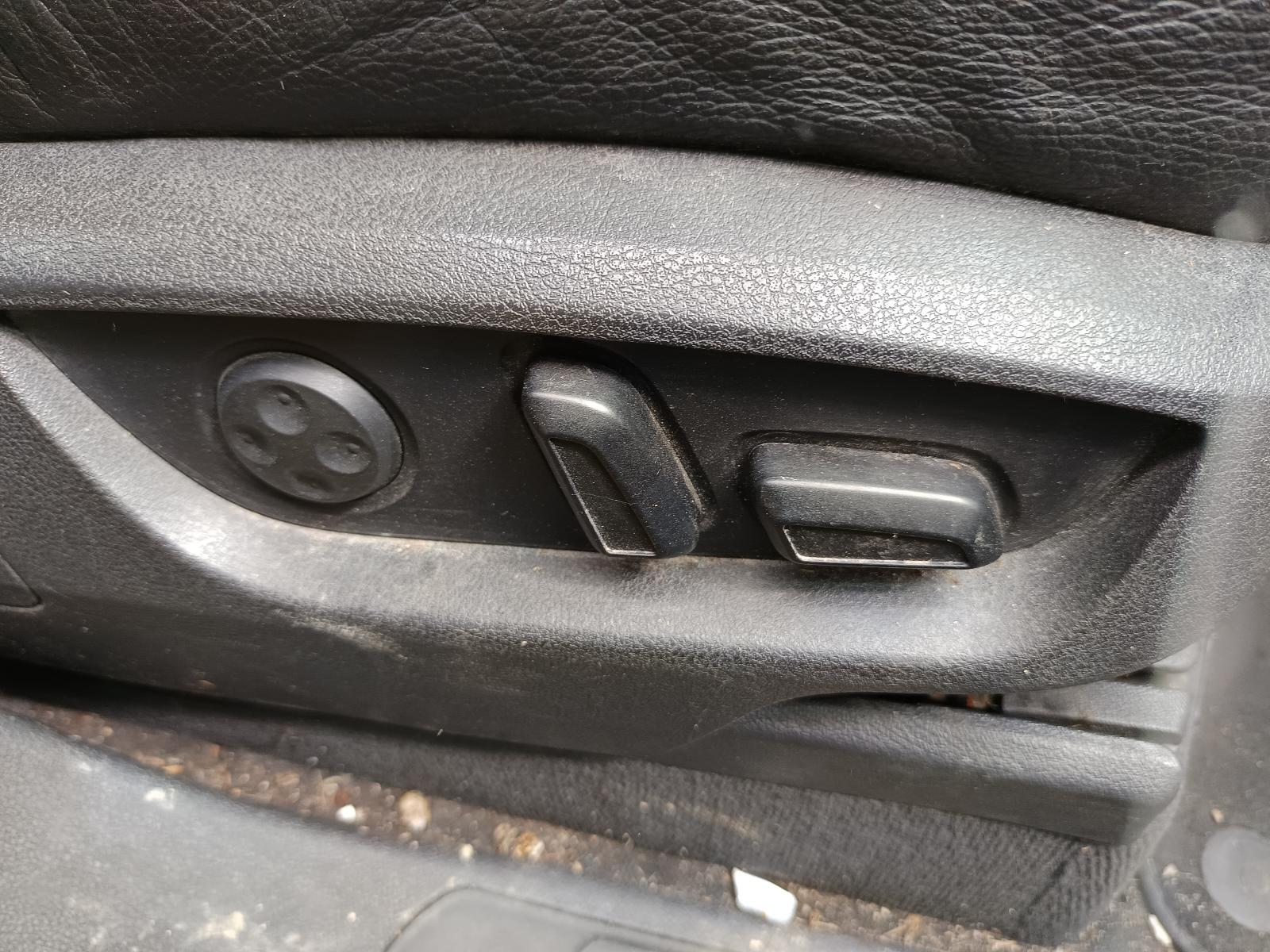 View AUDI Q7 2008 5_DOOR Station Wagon Breaking