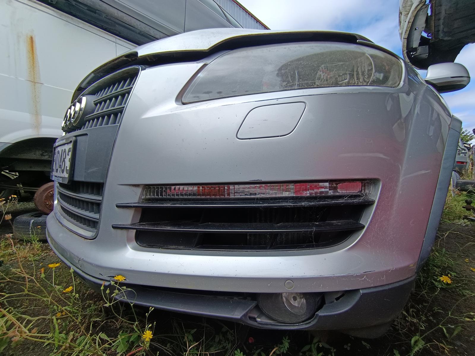 View AUDI Q7 2008 5_DOOR Station Wagon Breaking