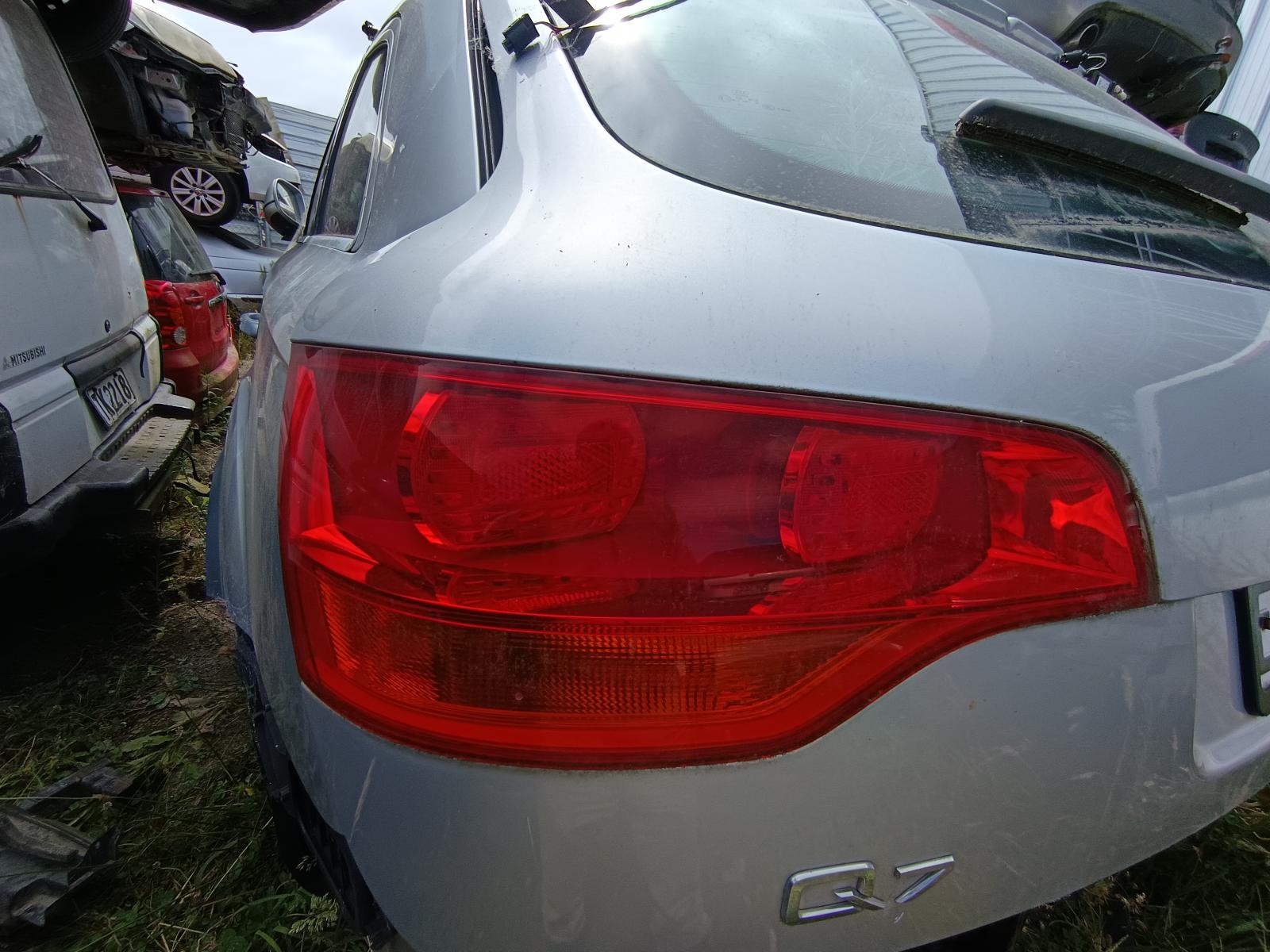 View AUDI Q7 2008 5_DOOR Station Wagon Breaking