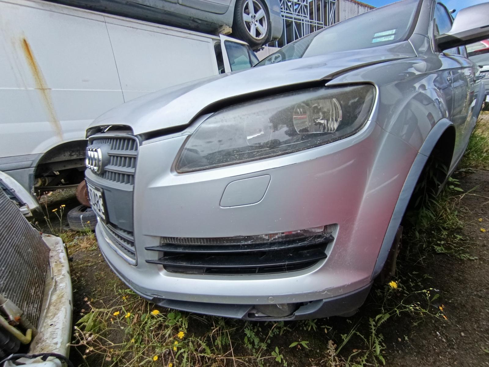 View AUDI Q7 2008 5_DOOR Station Wagon Breaking