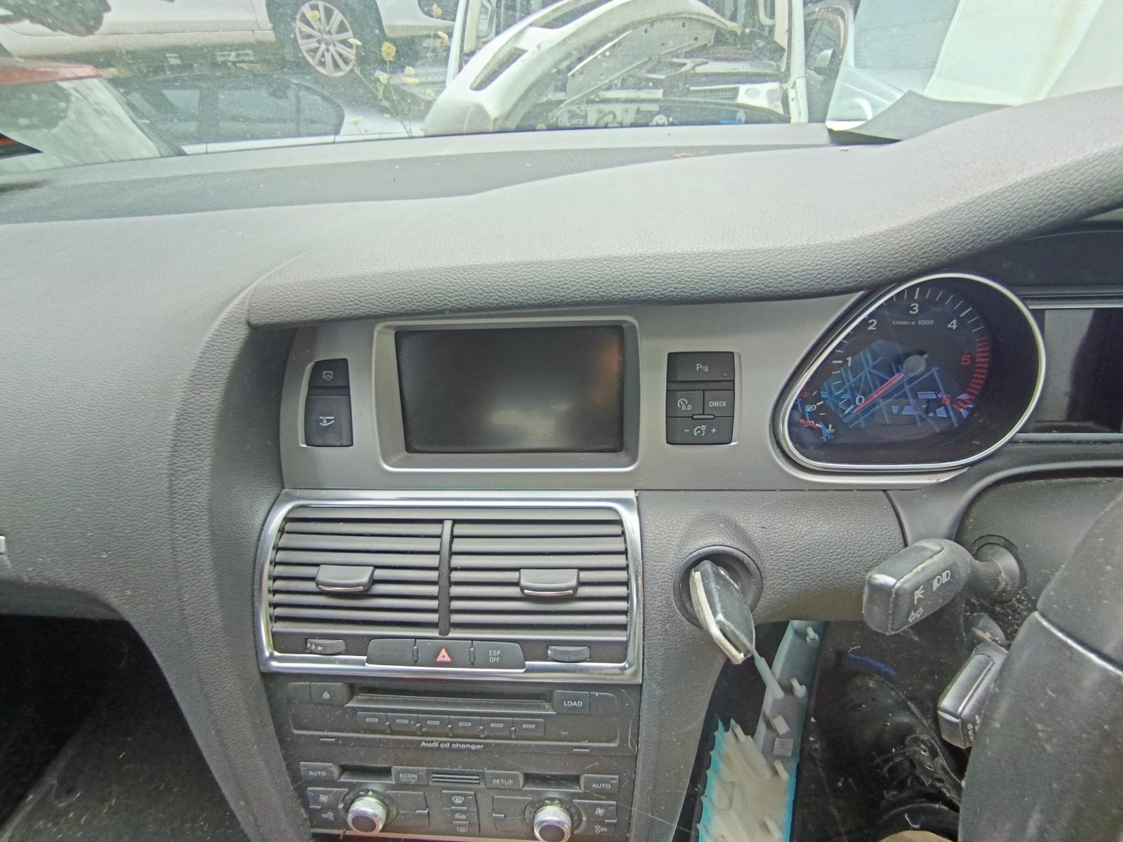 View AUDI Q7 2008 5_DOOR Station Wagon Breaking