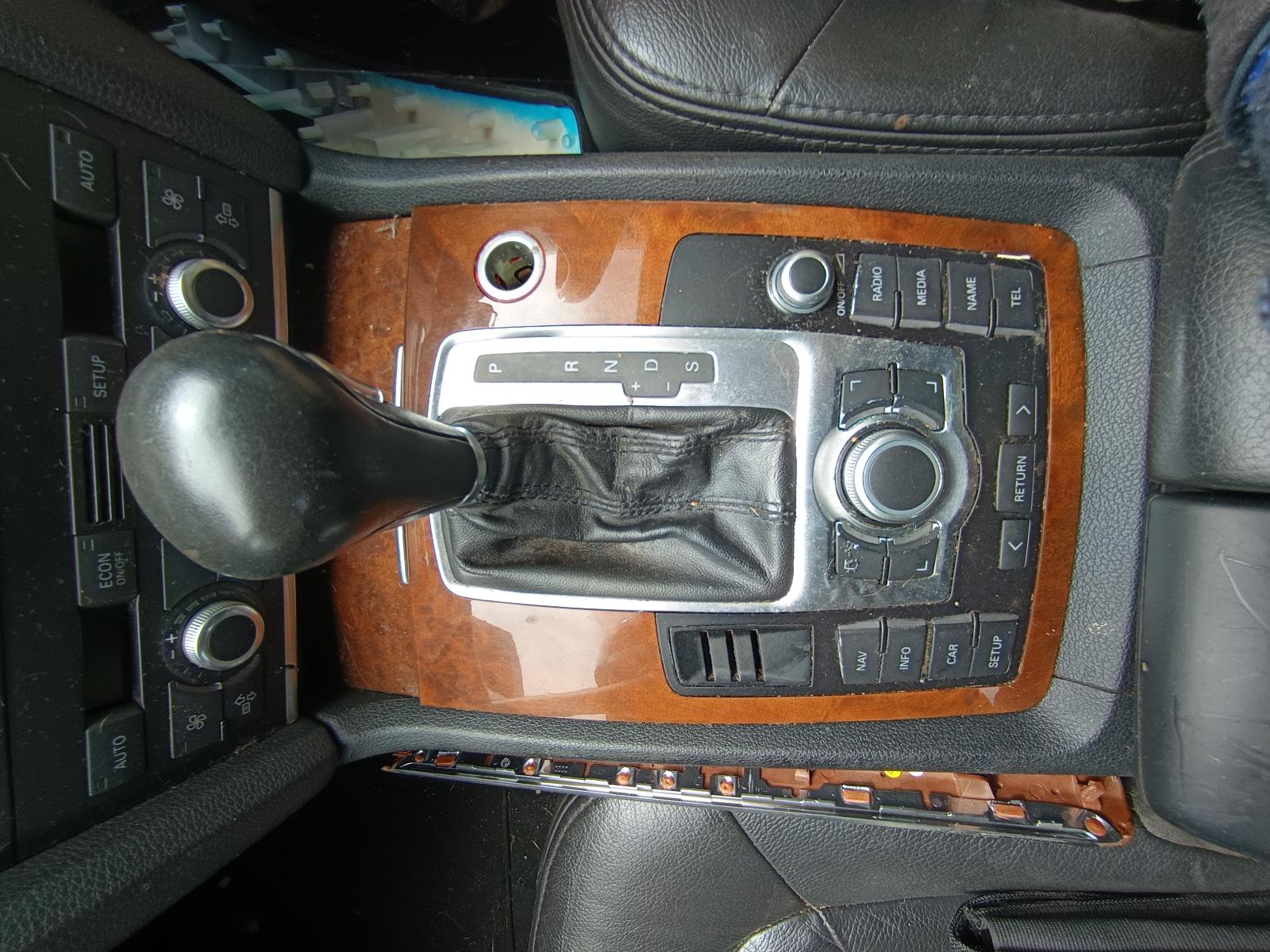 View AUDI Q7 2008 5_DOOR Station Wagon Breaking