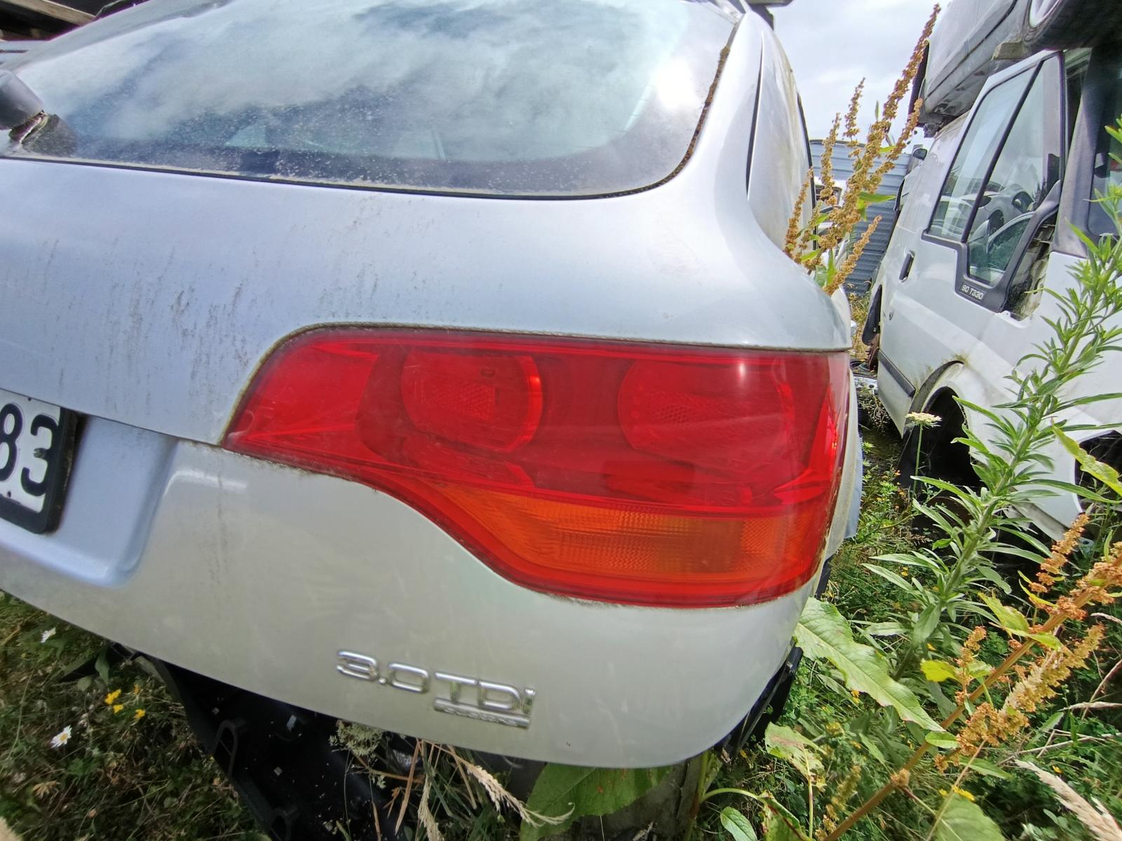 View AUDI Q7 2008 5_DOOR Station Wagon Breaking