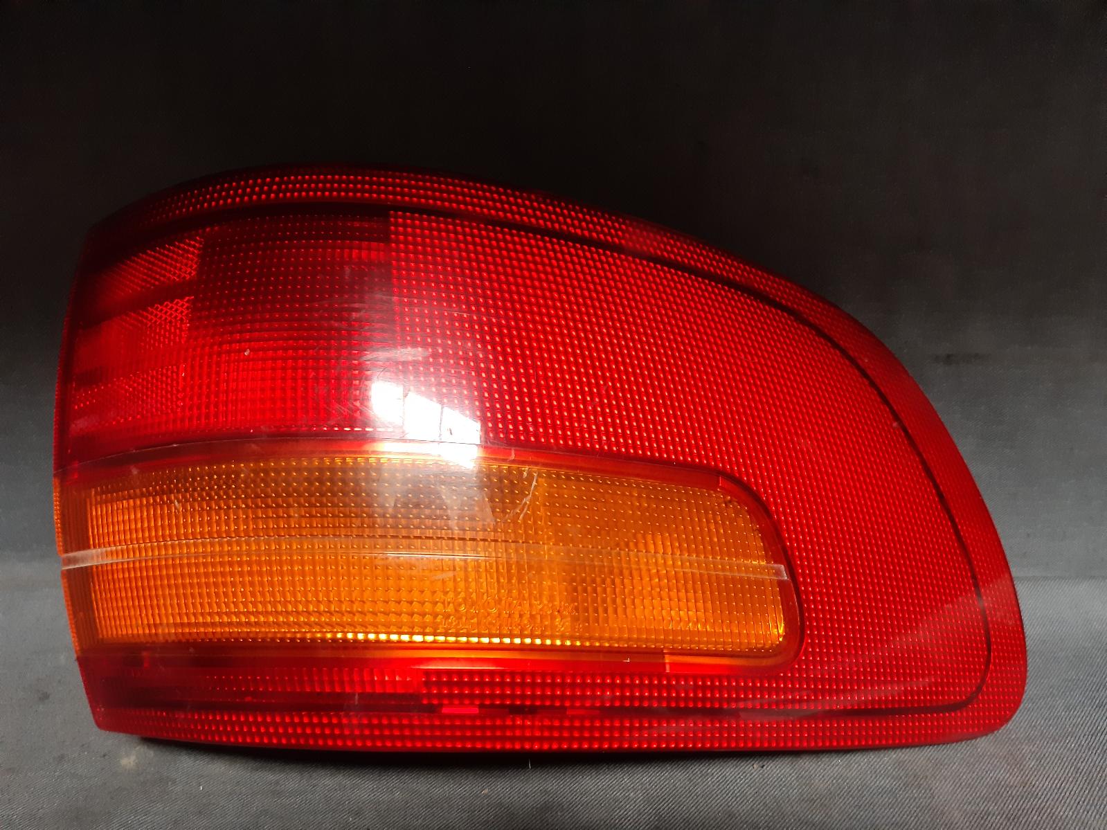 View Auto part Right Taillight TOYOTA ESTIMA 1995