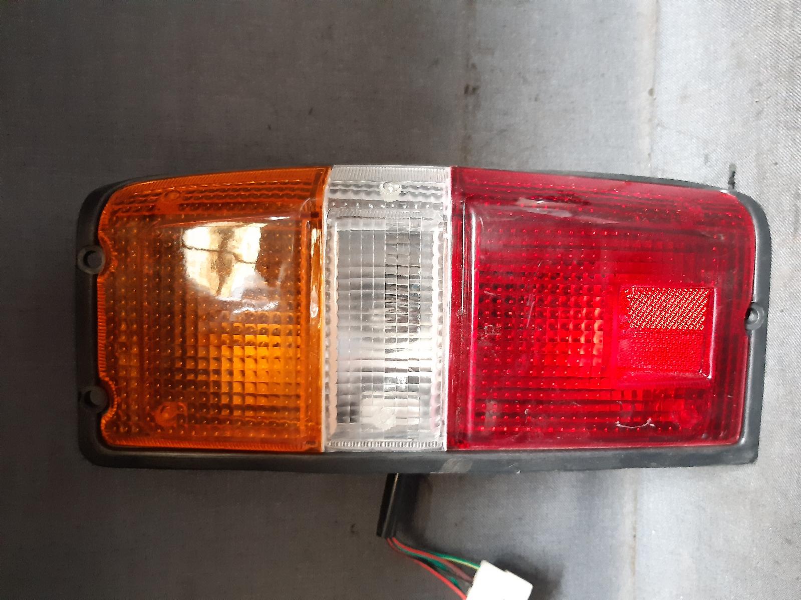 View Auto part Right Taillight NISSAN VANETTE 1985