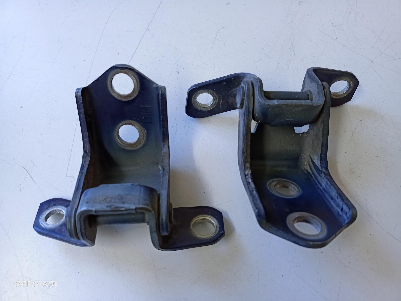 2004 MAZDA VERISA Door Hinge/Runner Contact us for Photo