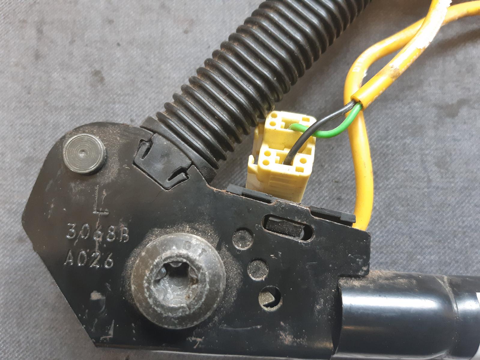 2001 FORD ESCAPE Seatbelt/Stalk Contact us for Photo