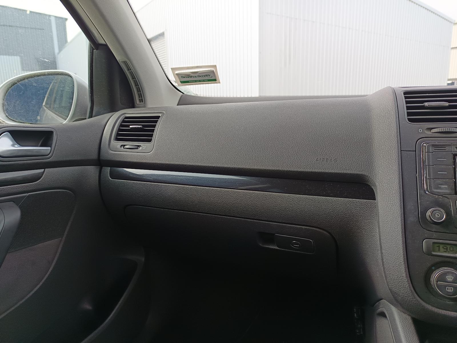 View VOLKSWAGEN GOLF 2007 5_DOOR Hatchback Breaking