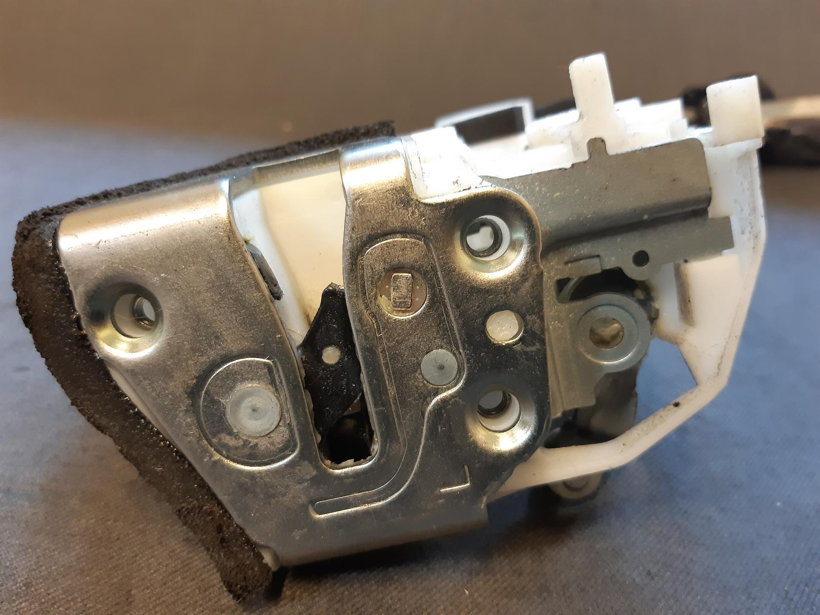 2006 SUZUKI SWIFT Door/Boot/Gate Lock Contact us for Photo