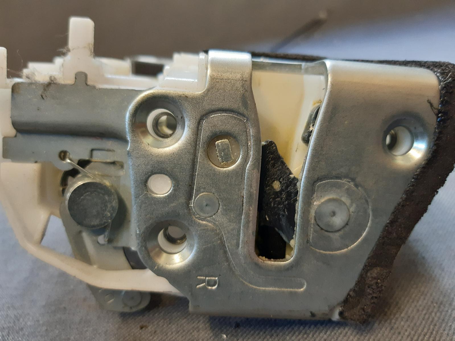 2006 SUZUKI SWIFT Door/Boot/Gate Lock Contact us for Photo