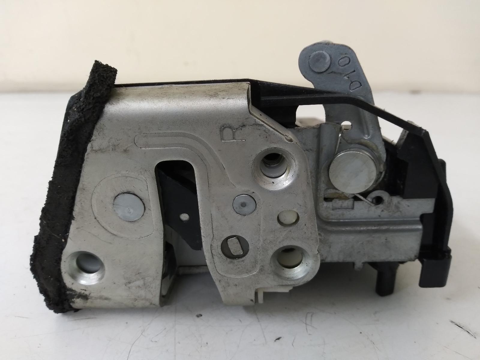 2006 SUZUKI SWIFT Door/Boot/Gate Lock Contact us for Photo