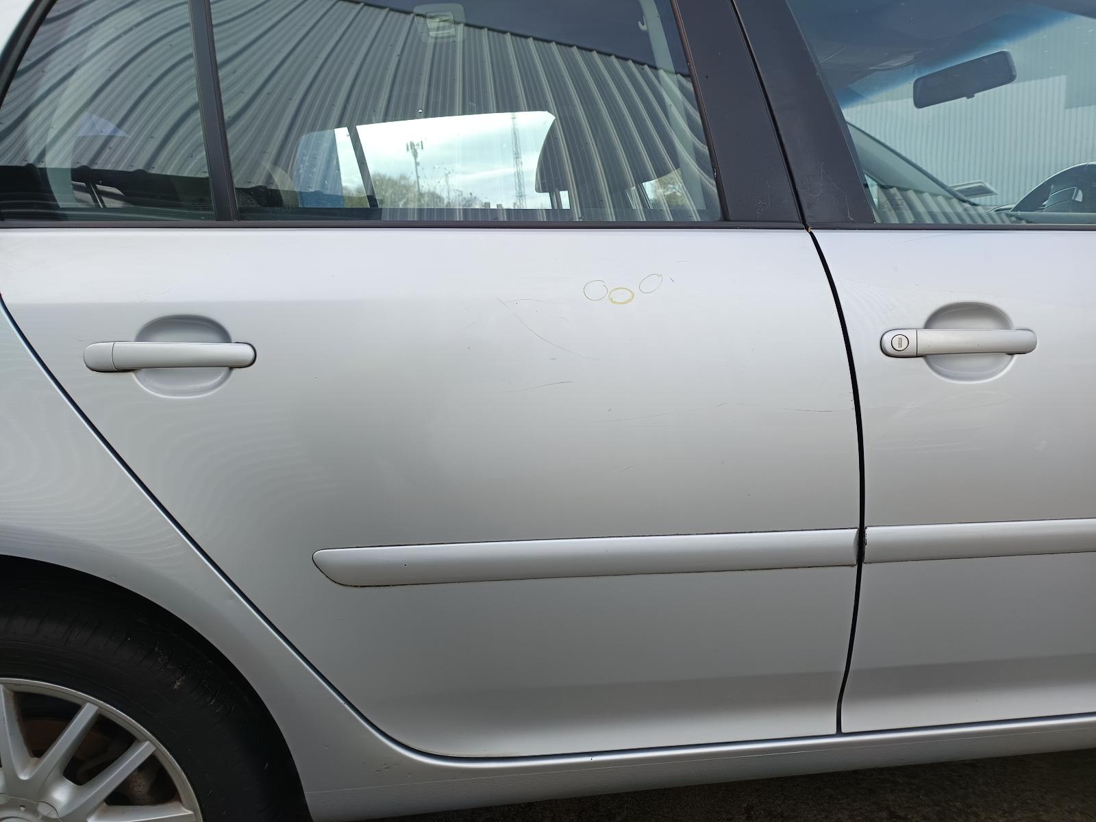 View VOLKSWAGEN GOLF 2007 5_DOOR Hatchback Breaking