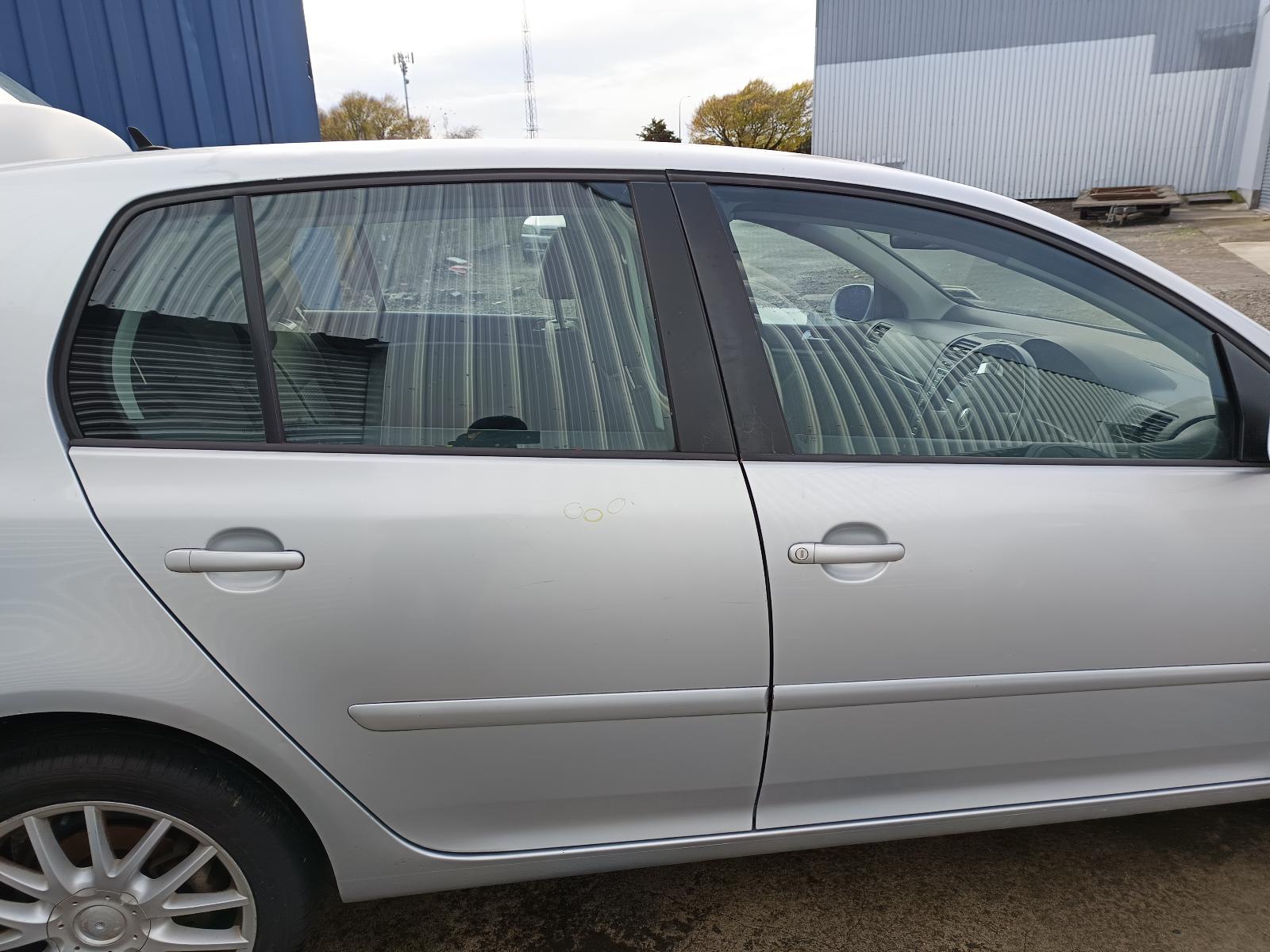 View VOLKSWAGEN GOLF 2007 5_DOOR Hatchback Breaking