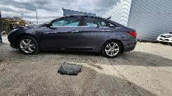 View HYUNDAI I45 2010 4 Door Sedan Breaking