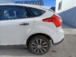 View FORD FOCUS 2012 5_DOOR Hatchback Breaking