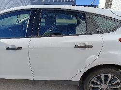 View FORD FOCUS 2012 5_DOOR Hatchback Breaking