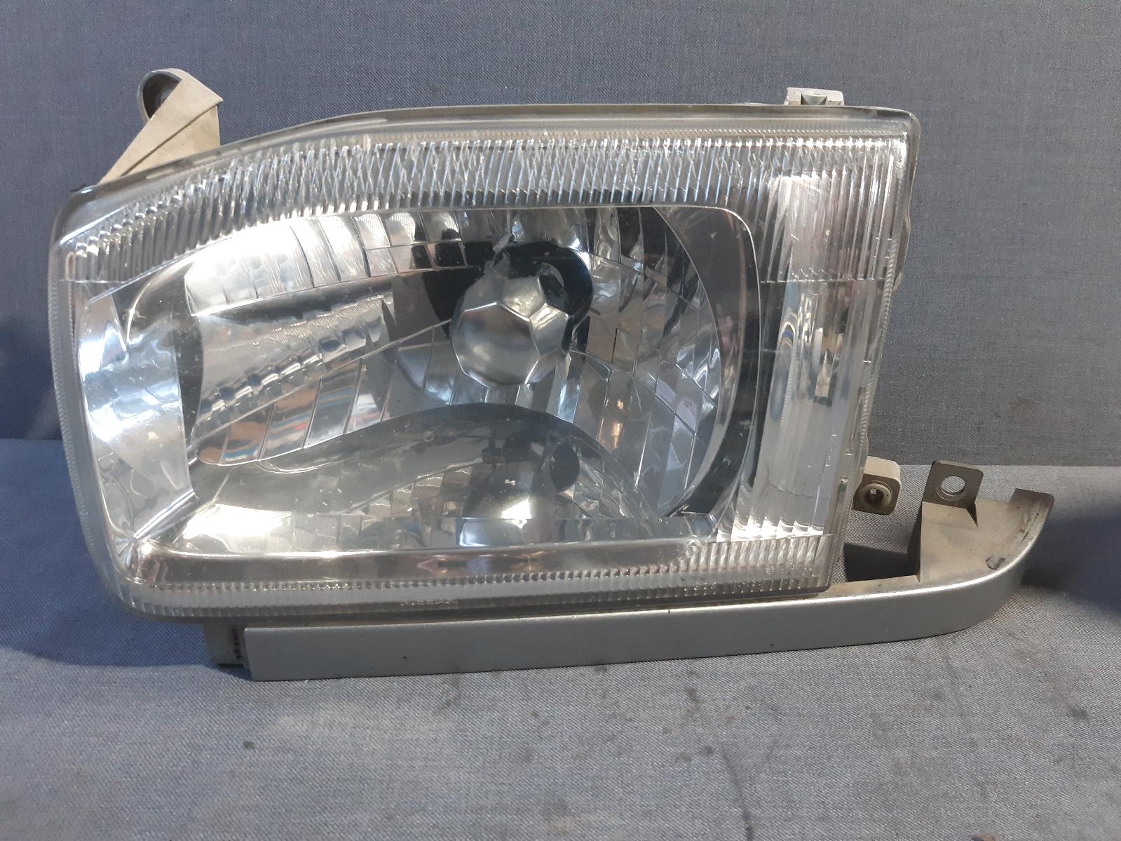 View Auto part Left Headlamp NISSAN PATHFINDER 1999