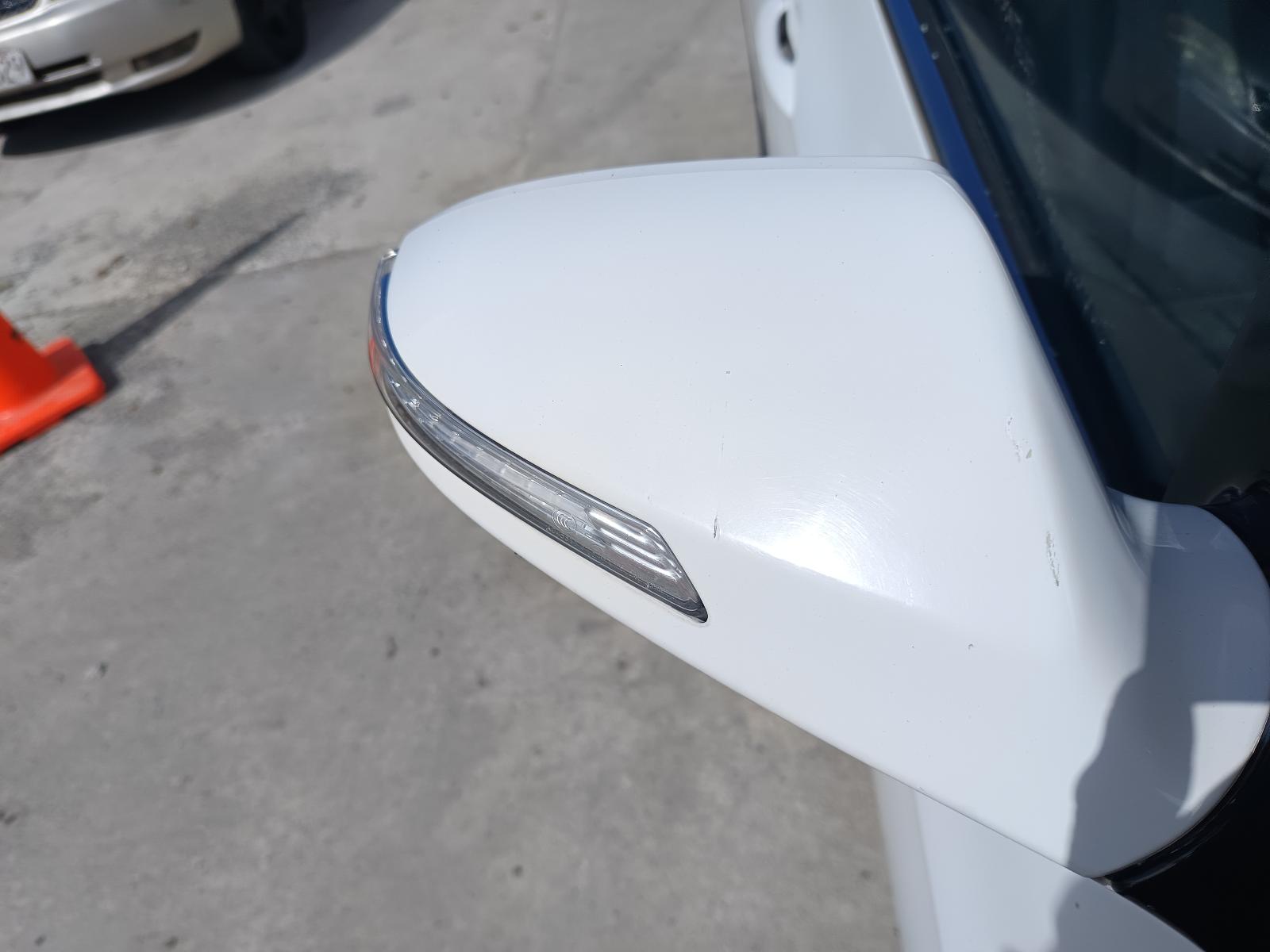 View HYUNDAI I40 2013 5_DOOR Station Wagon Breaking