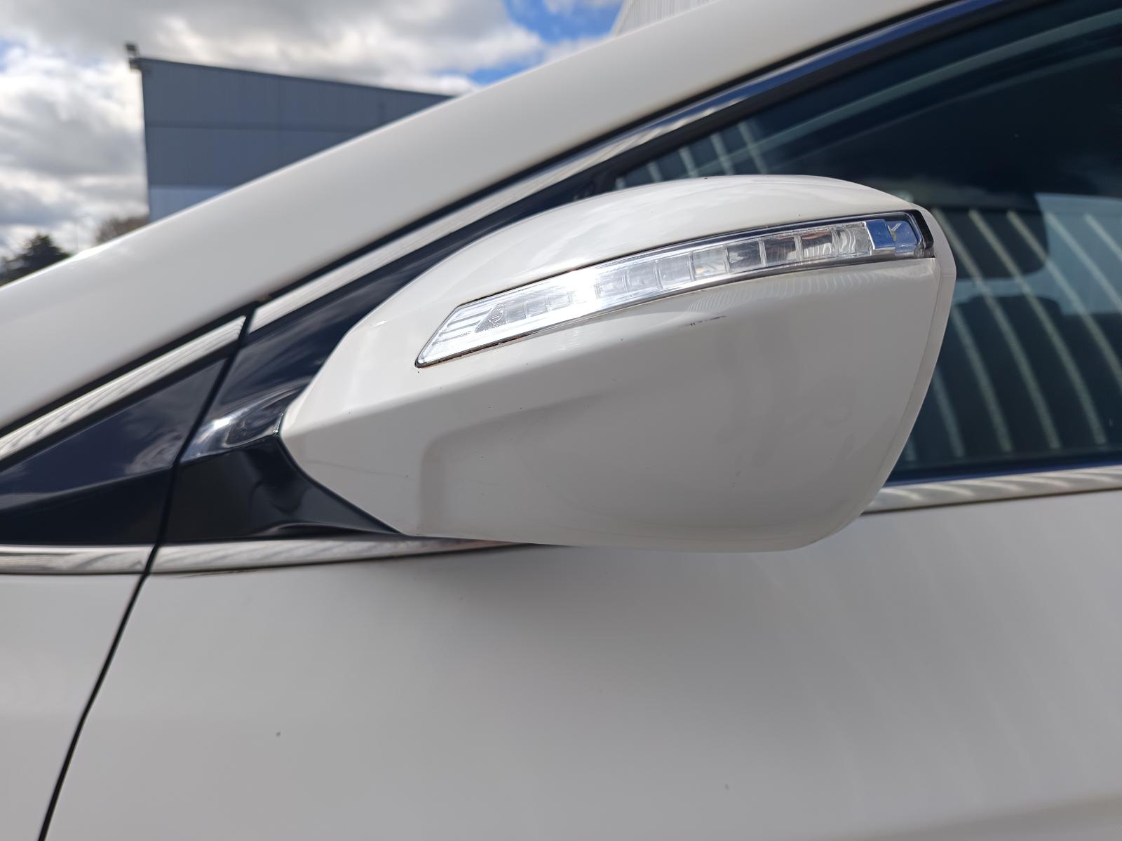 View HYUNDAI I40 2013 5_DOOR Station Wagon Breaking