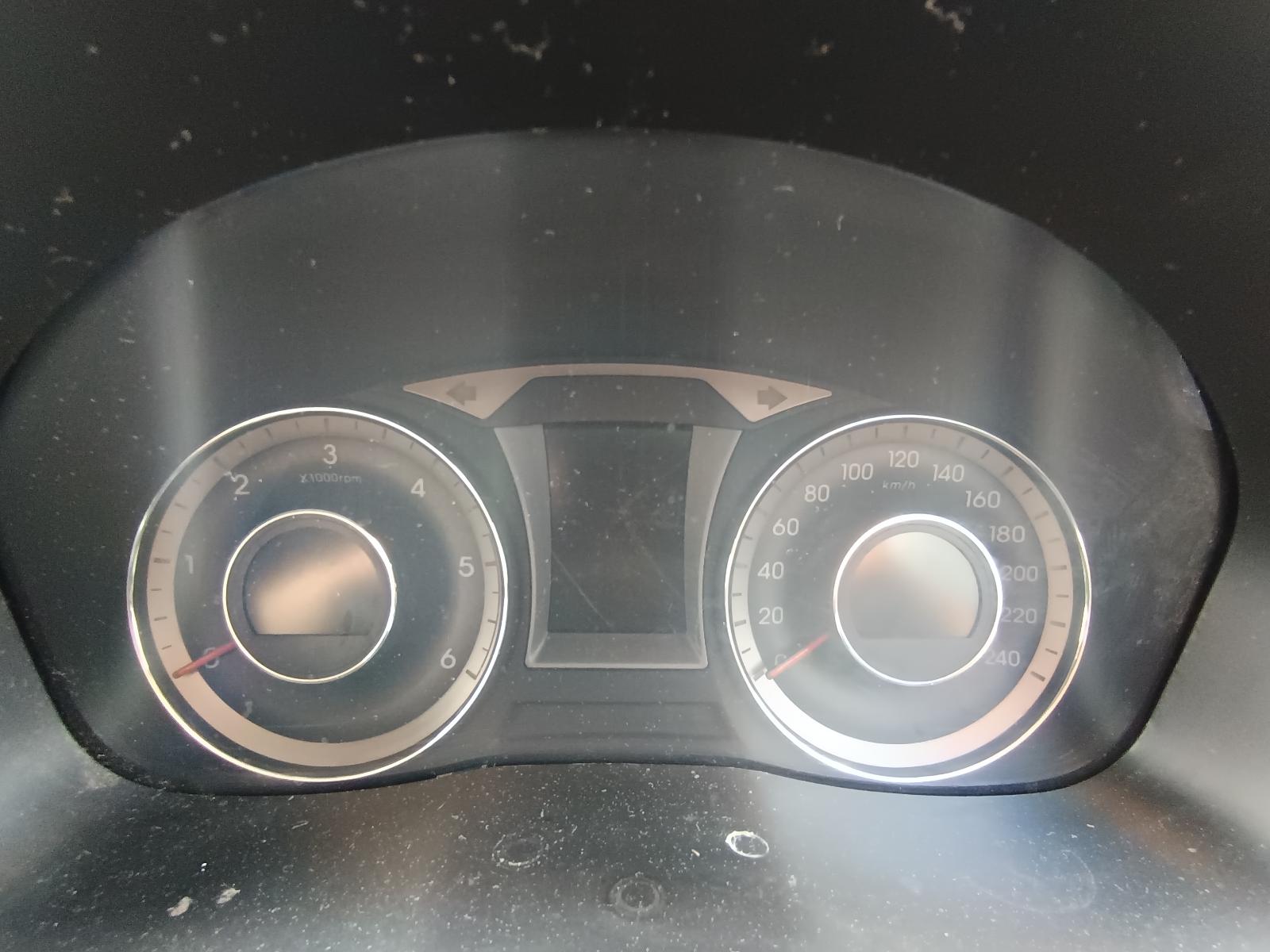 View HYUNDAI I40 2013 5_DOOR Station Wagon Breaking