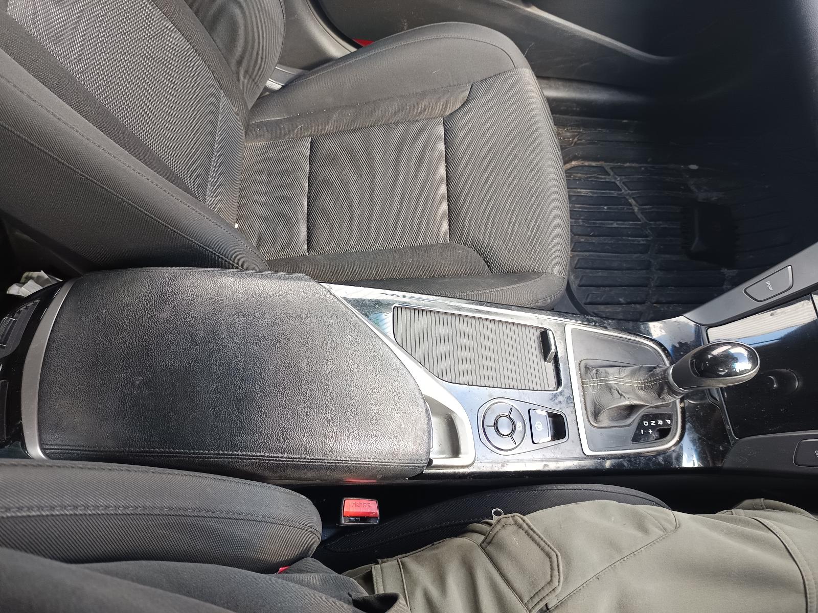 View HYUNDAI I40 2013 5_DOOR Station Wagon Breaking