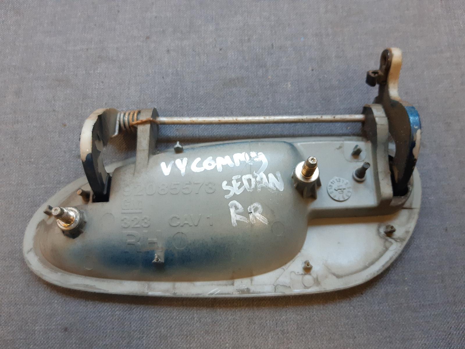 2004 HOLDEN COMMODORE Door Handle Contact us for Photo