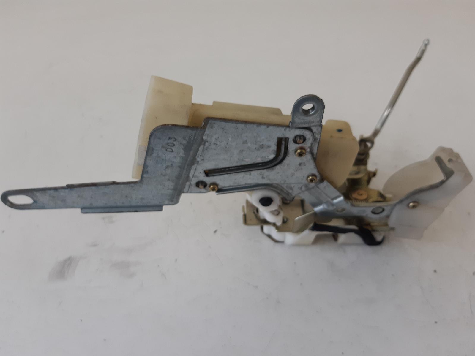 2001 TOYOTA ECHO Door/Boot/Gate Lock Contact us for Photo