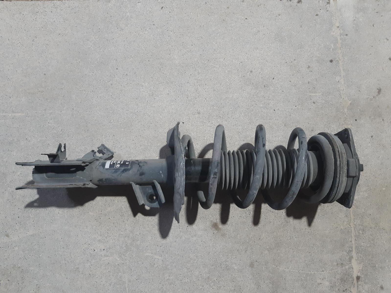 View Auto part Left Front Strut NISSAN DUALIS 2007