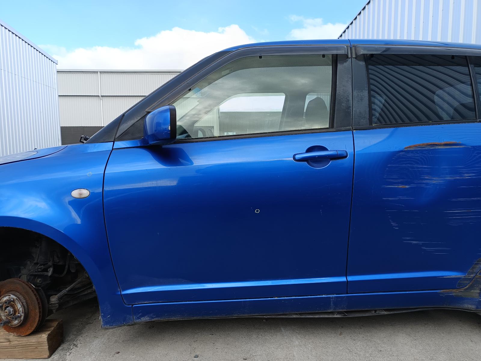 View SUZUKI SWIFT 2005 5_DOOR Hatchback Breaking