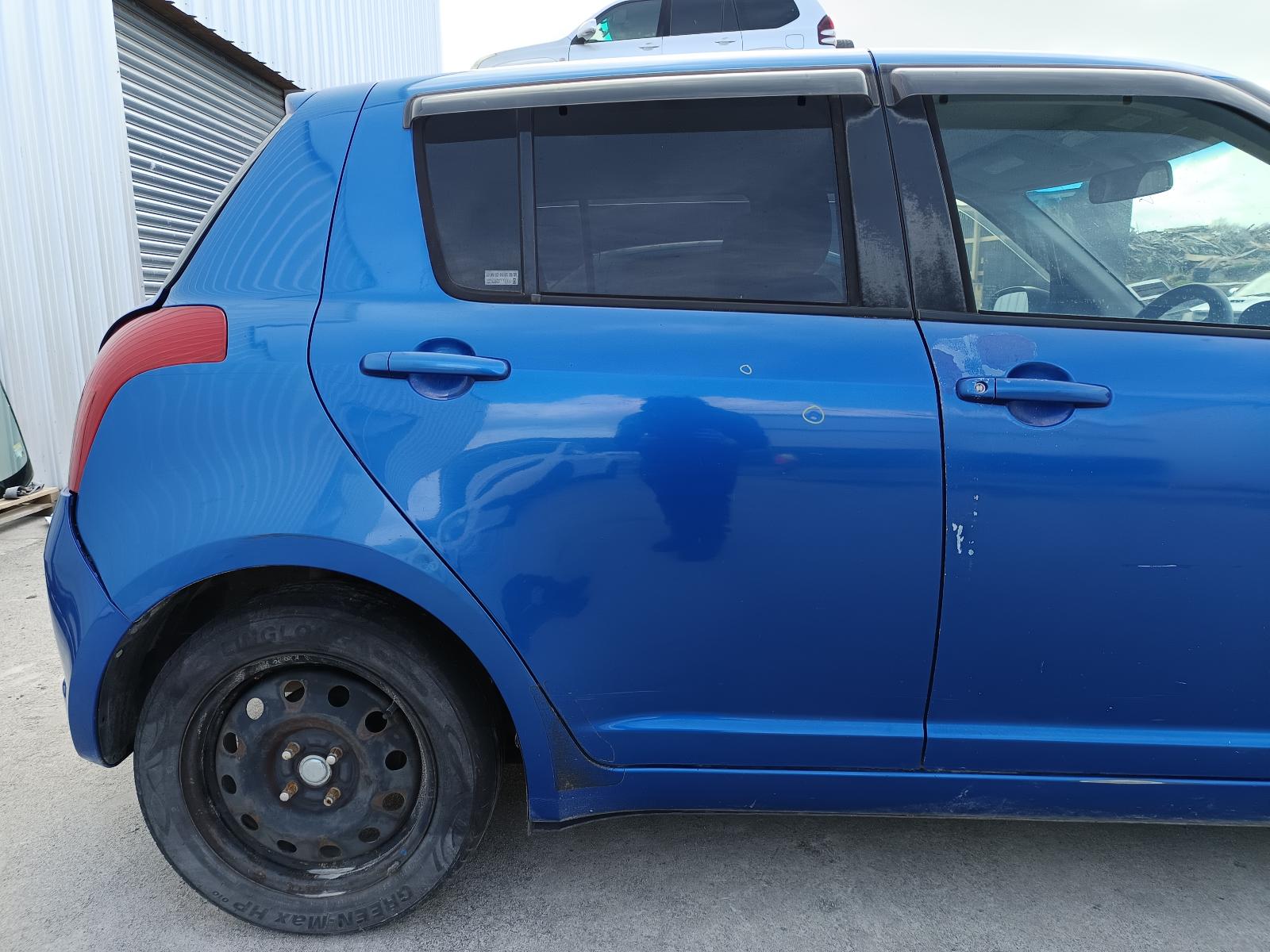 View SUZUKI SWIFT 2005 5_DOOR Hatchback Breaking