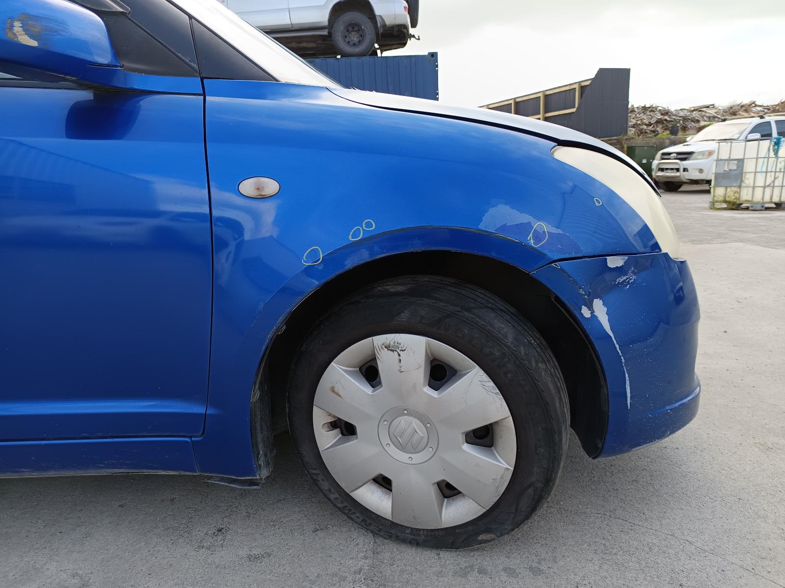 View SUZUKI SWIFT 2005 5_DOOR Hatchback Breaking