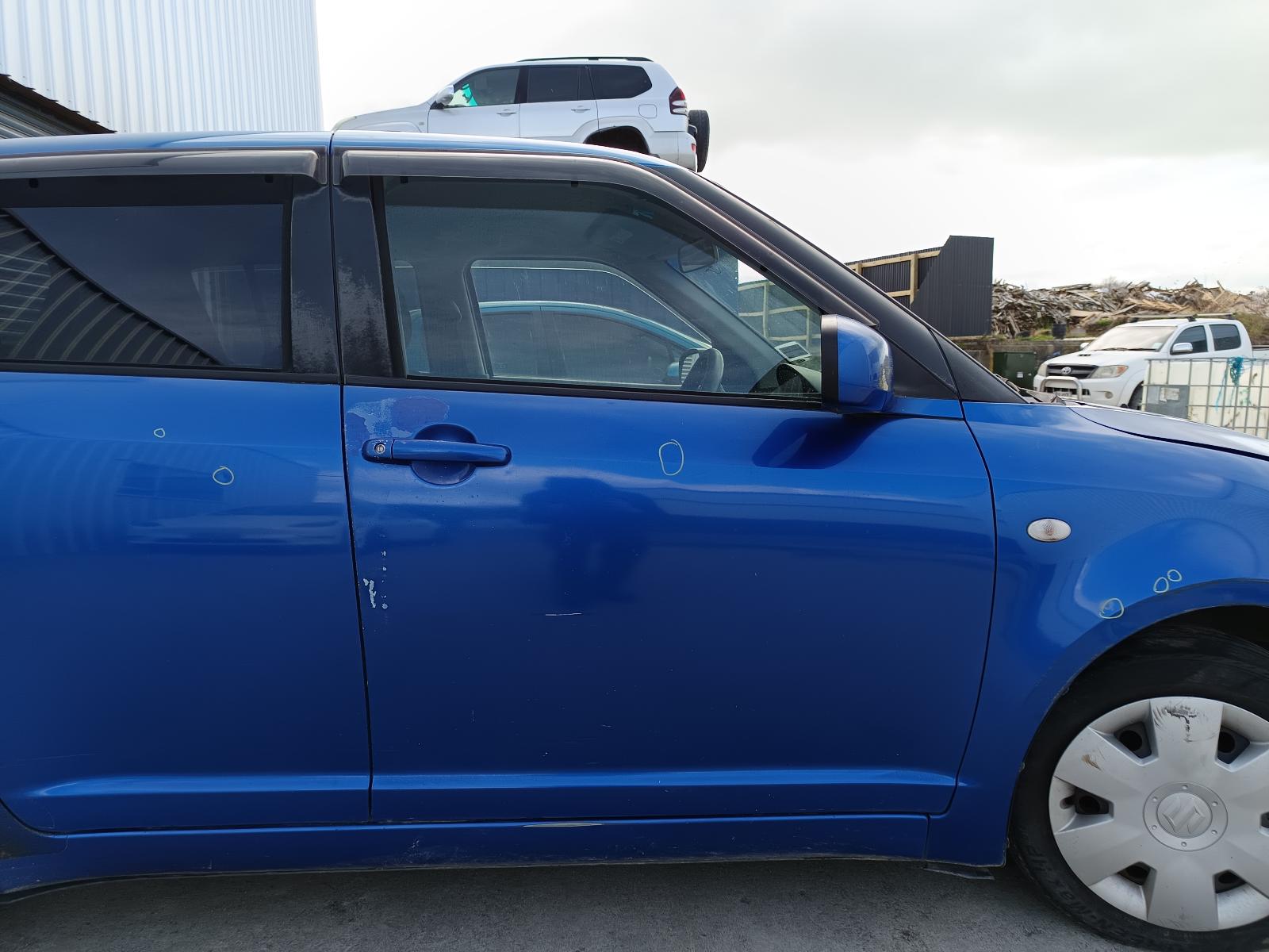 View SUZUKI SWIFT 2005 5_DOOR Hatchback Breaking