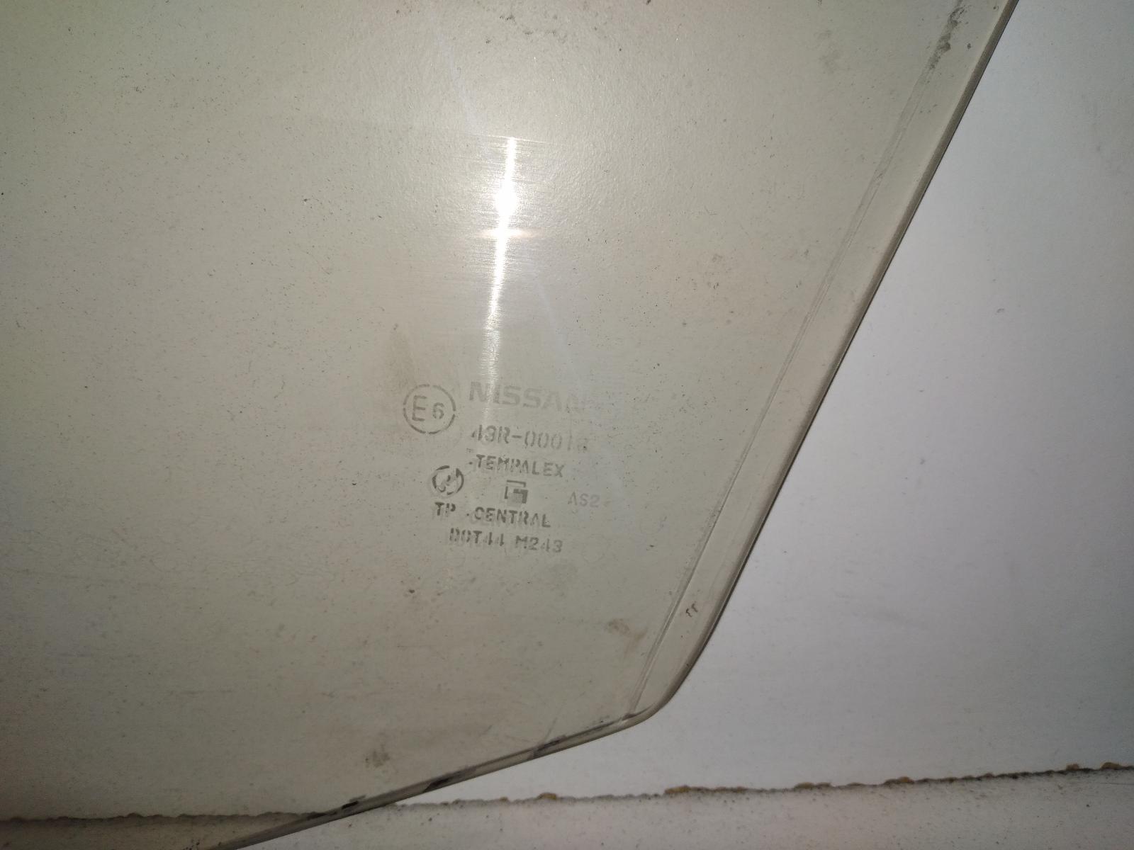 1990 NISSAN BLUEBIRD Right Front Door Window Contact us for Photo