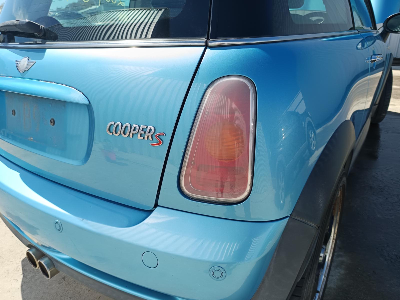 View MINI COOPER 2004 3 Door Hatchback Breaking