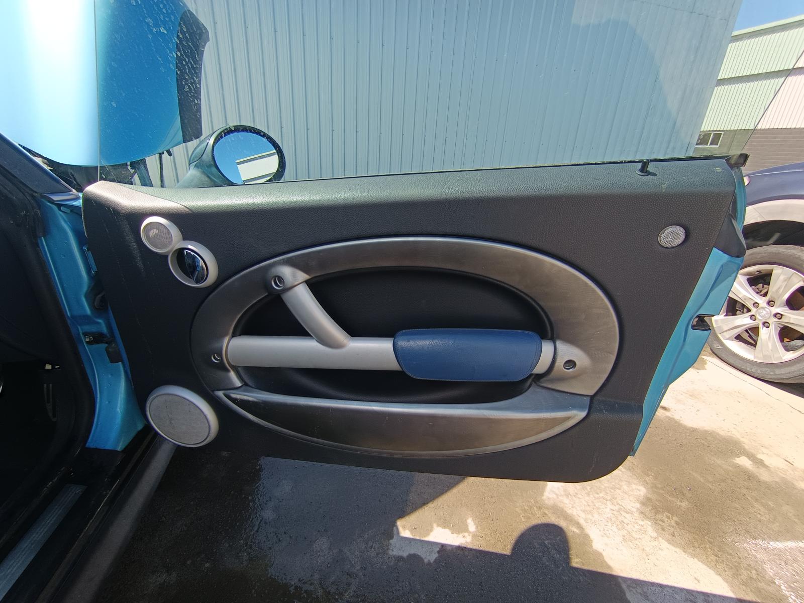 View MINI COOPER 2004 3 Door Hatchback Breaking