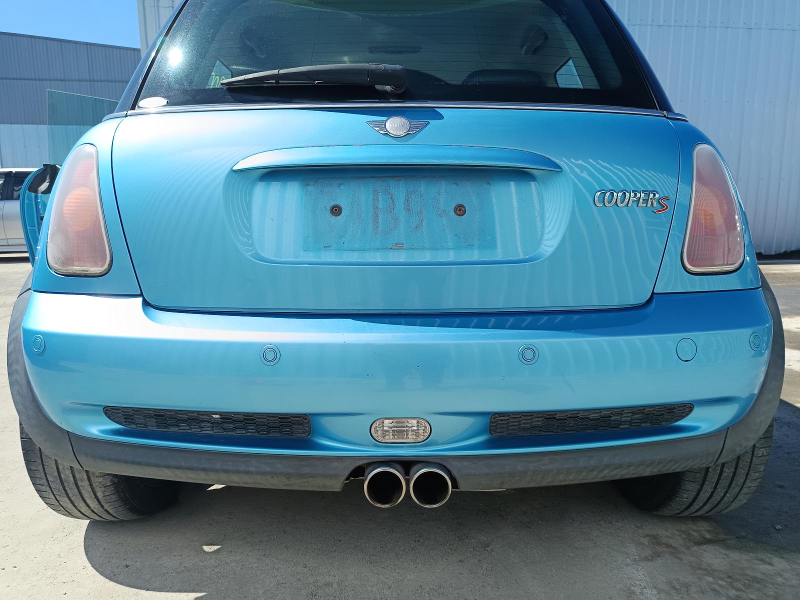 View MINI COOPER 2004 3 Door Hatchback Breaking