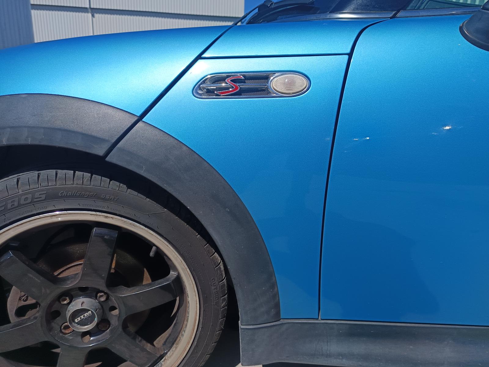 View MINI COOPER 2004 3 Door Hatchback Breaking