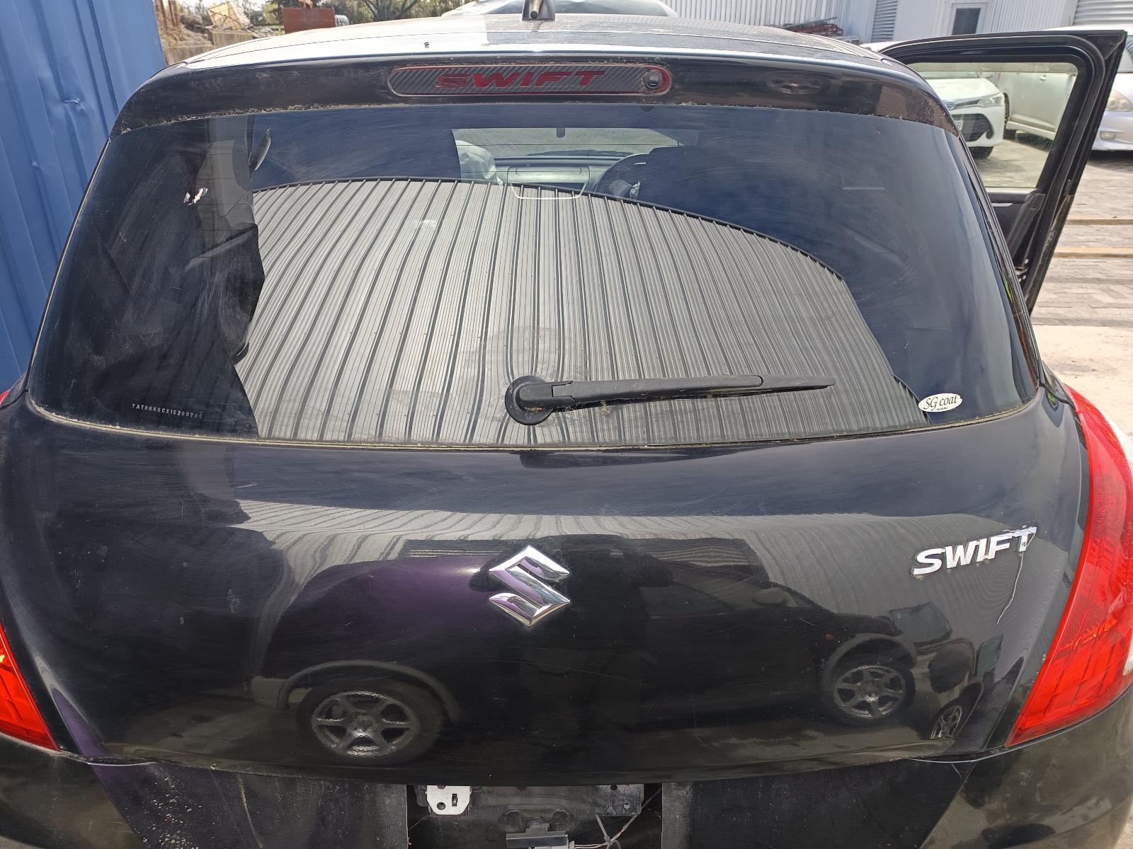 View SUZUKI SWIFT 2012   Breaking