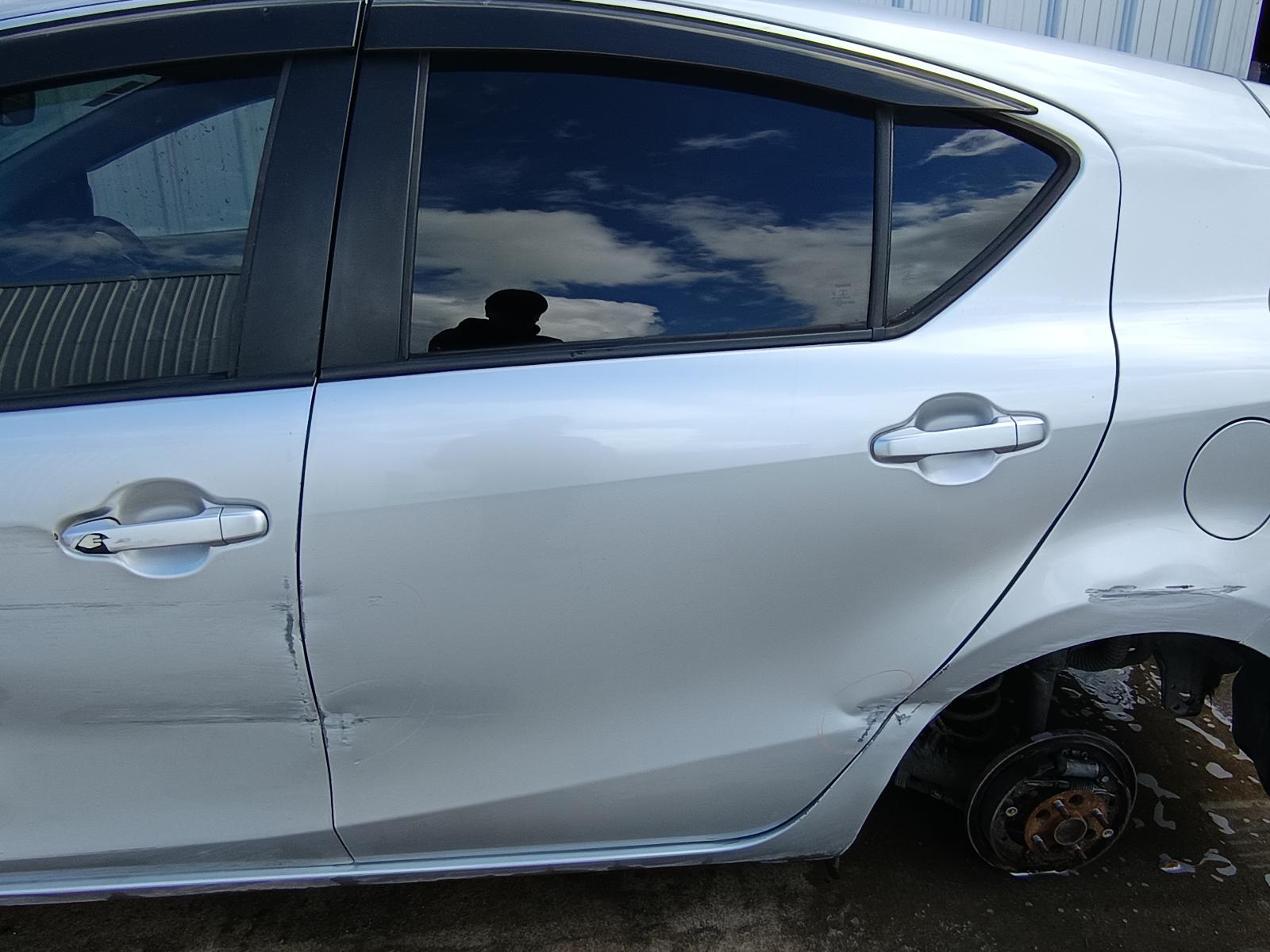 View TOYOTA PRIUS 2015   Breaking