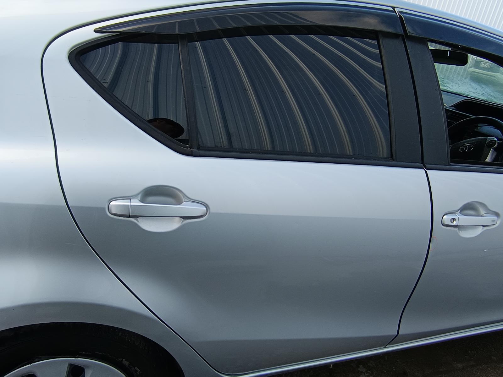 View TOYOTA PRIUS 2015   Breaking