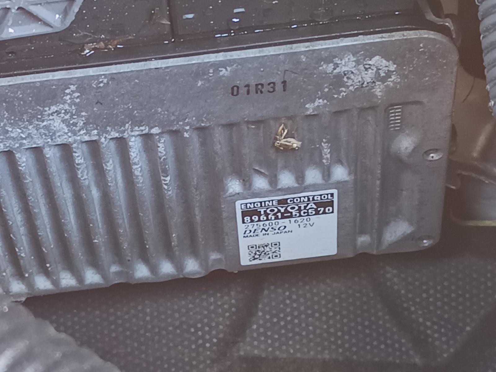 View TOYOTA PRIUS 2015   Breaking