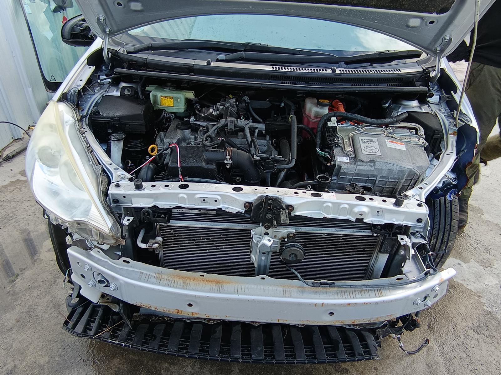 Image for a TOYOTA PRIUS 2015 5_DOOR Hatchback Breaking