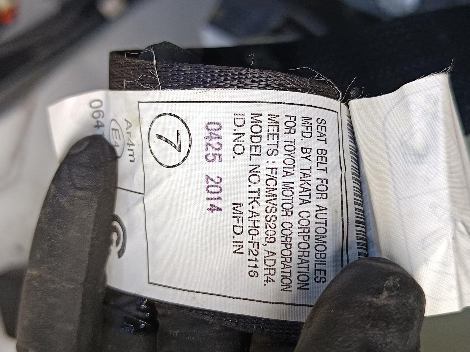 View TOYOTA PRIUS 2015   Breaking