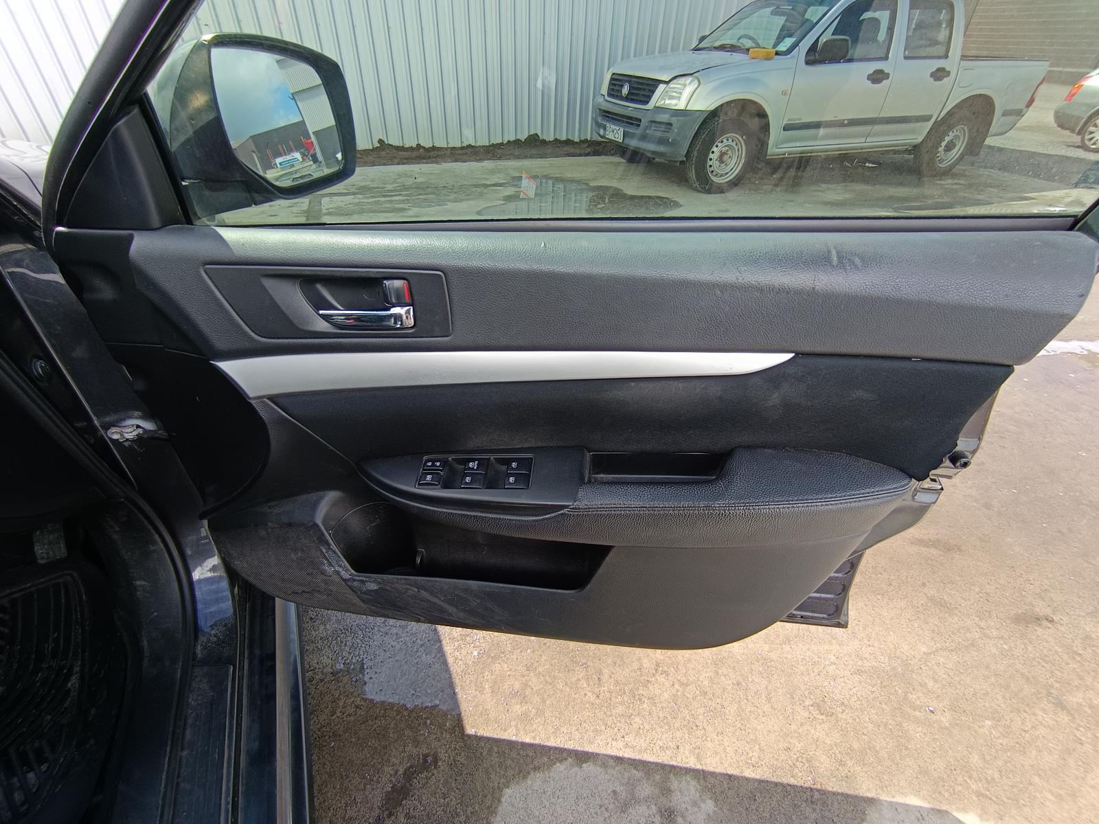 View SUBARU LIBERTY 2014   Breaking