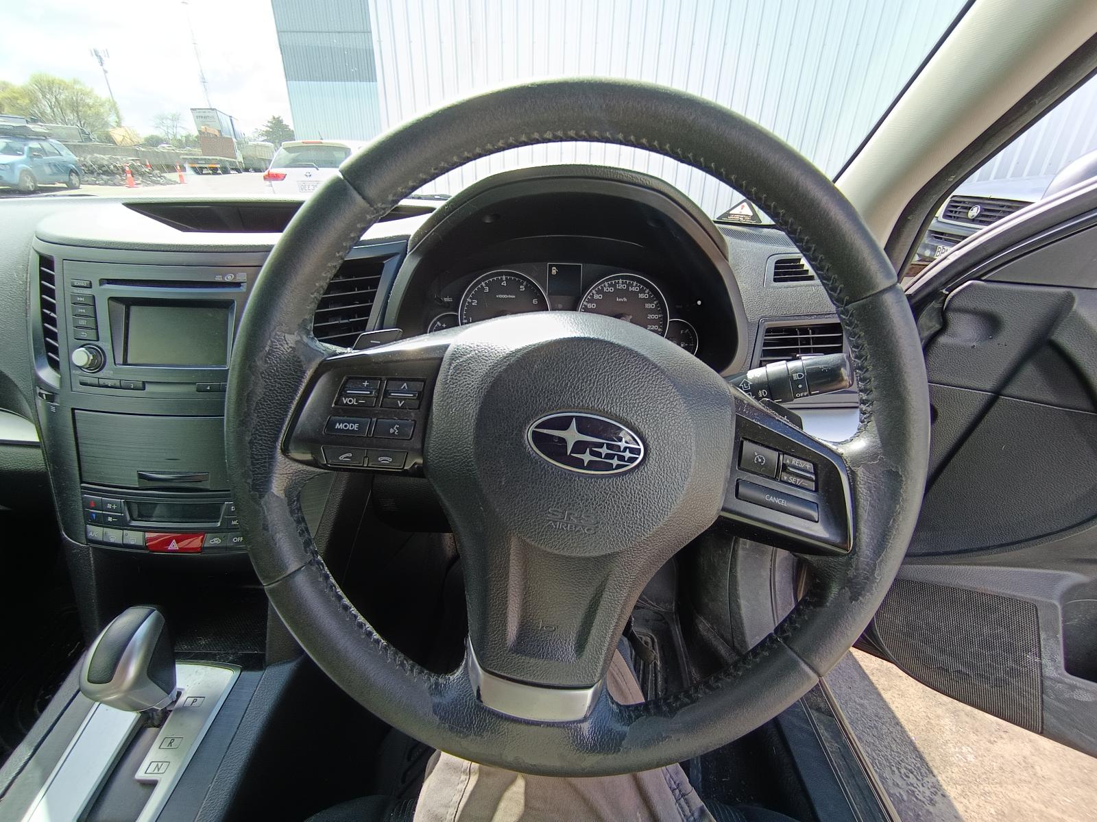 View SUBARU LIBERTY 2014   Breaking