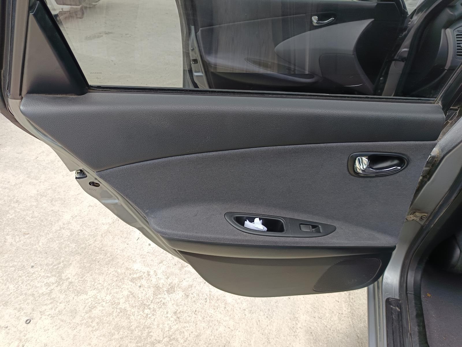 View NISSAN PRIMERA 2002   Breaking