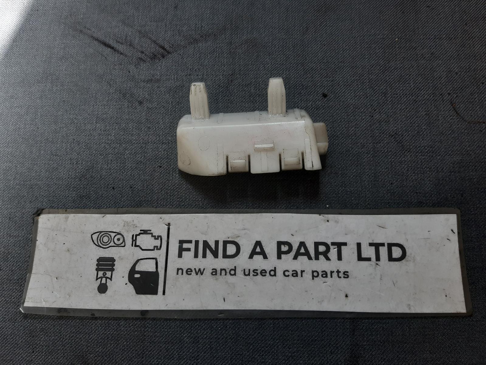 View Auto part R/Bar Bracket/Reinfo NISSAN DUALIS 2008
