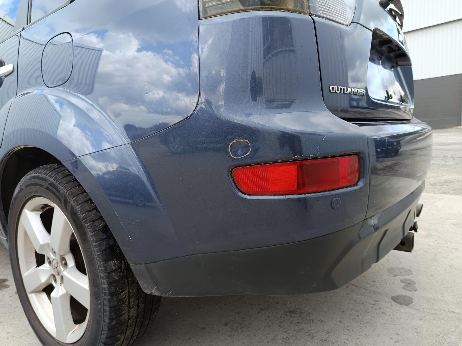 View MITSUBISHI OUTLANDER 2006   Breaking