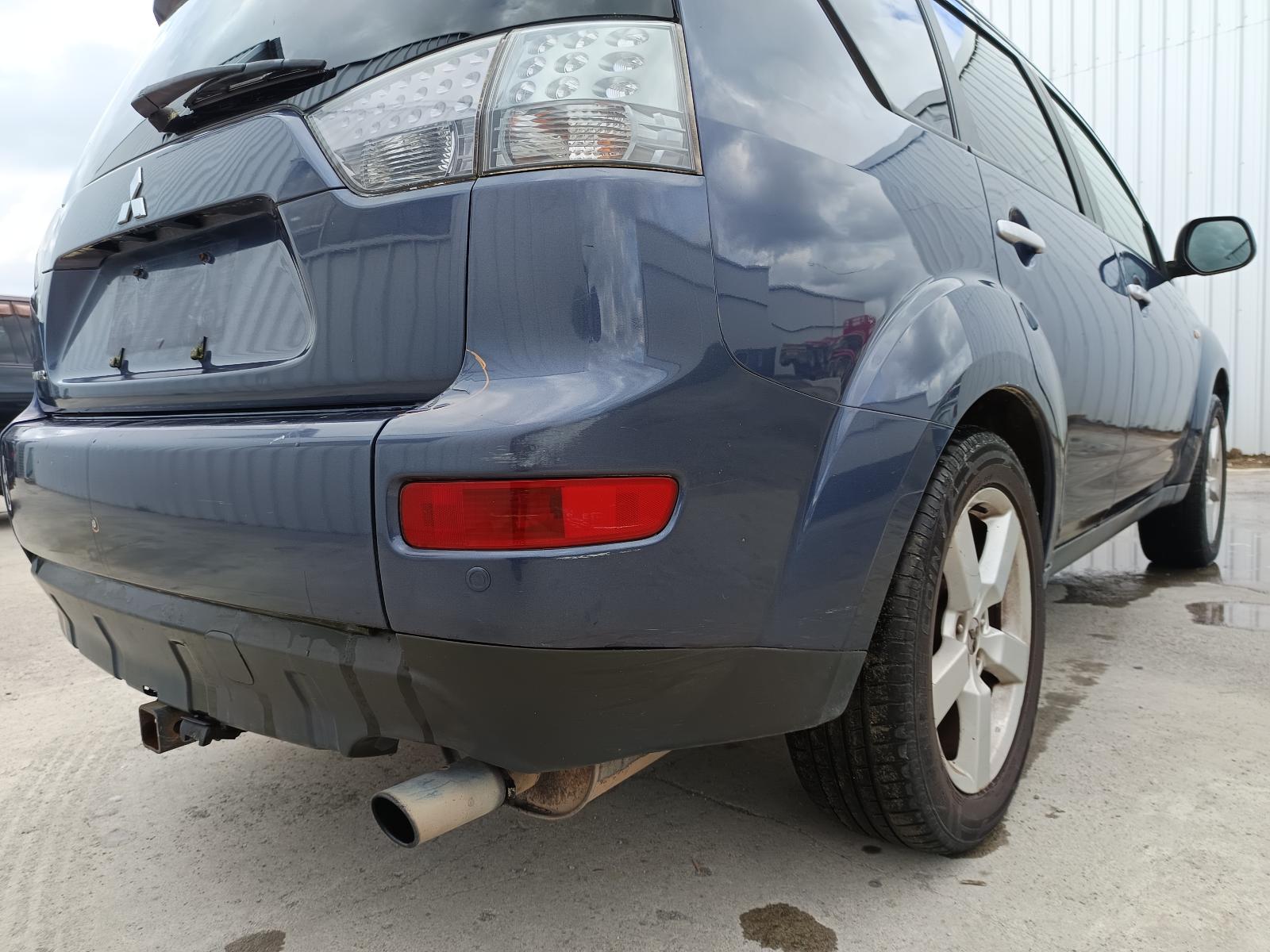 View MITSUBISHI OUTLANDER 2006   Breaking